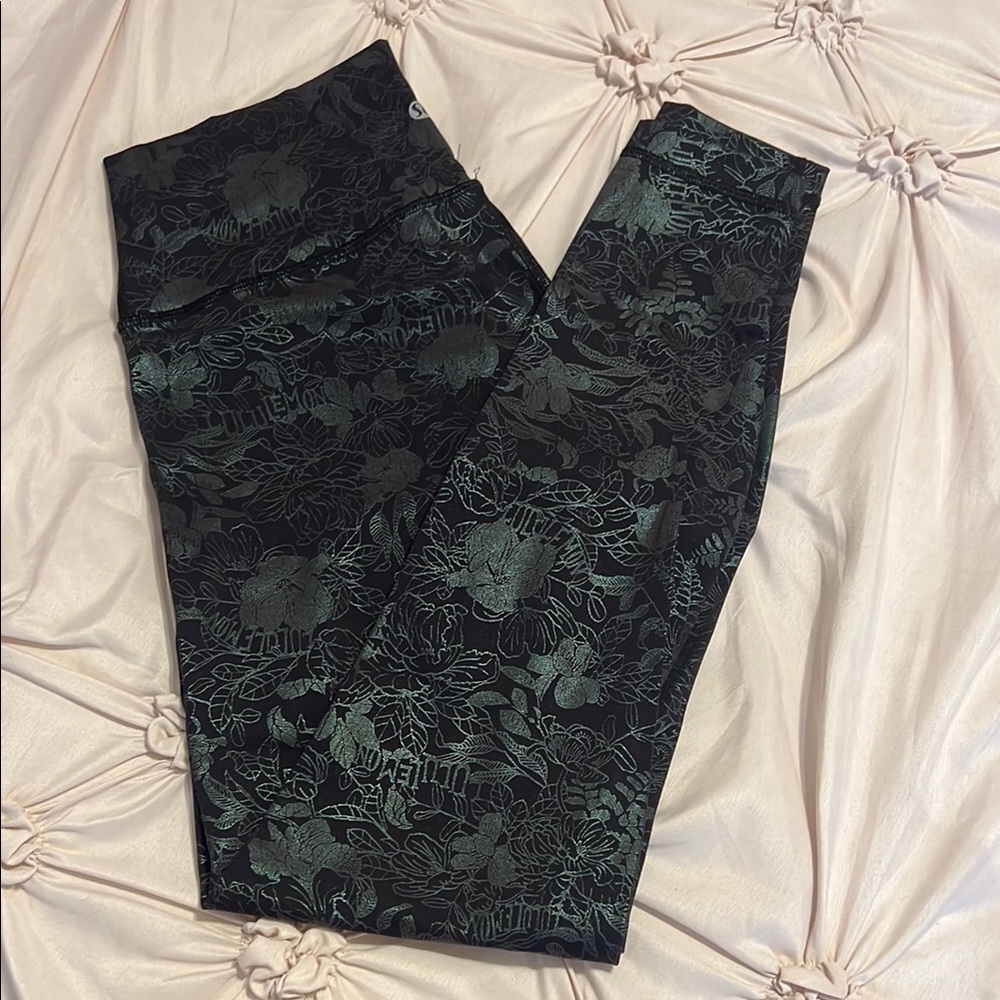Floral foiled wunder under (28 inches)